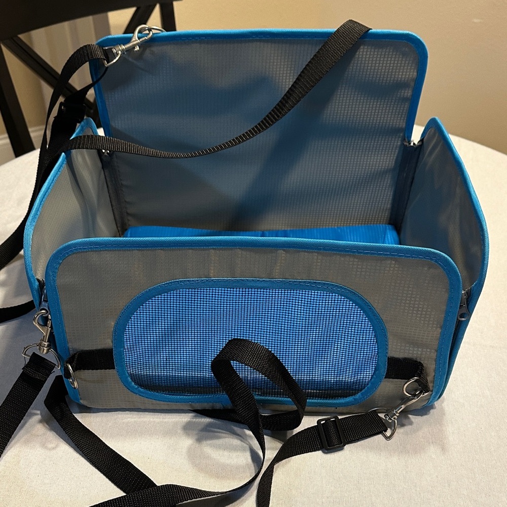 Pet Car Seat with Mesh Windows